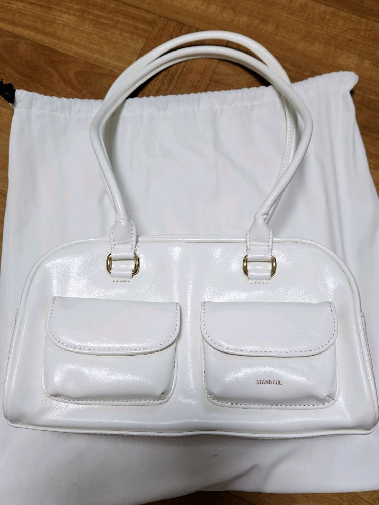 스탠드오일 stand oil Chubby bag 츄비백 화이트 이미지