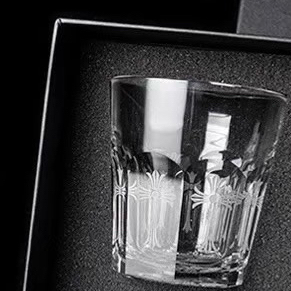 크롬하츠x바카라 크리스탈 유리잔 이미지