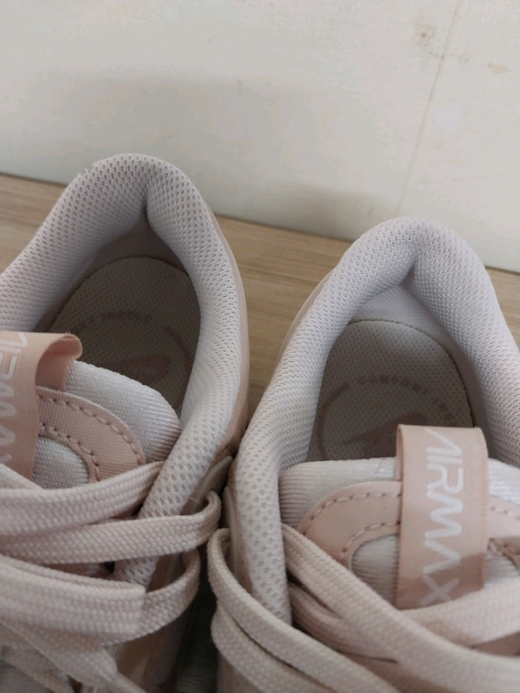 여성 나이키 에어맥스 볼트 운동화 (240) 이미지