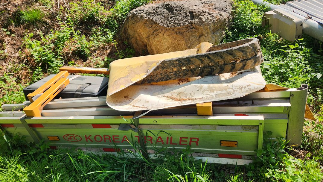 추레라 츄레라 트레일러 트레일르 샷시 안전대 옆가드 공구통 가드 옆밤바 이미지