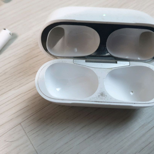 애플 에어팟 프로 1세대 이미지