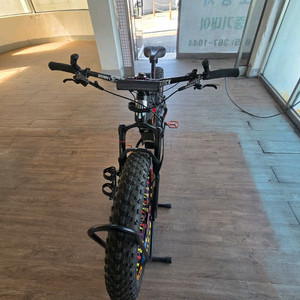 카본 전기 풀샥팻바이크 이미지