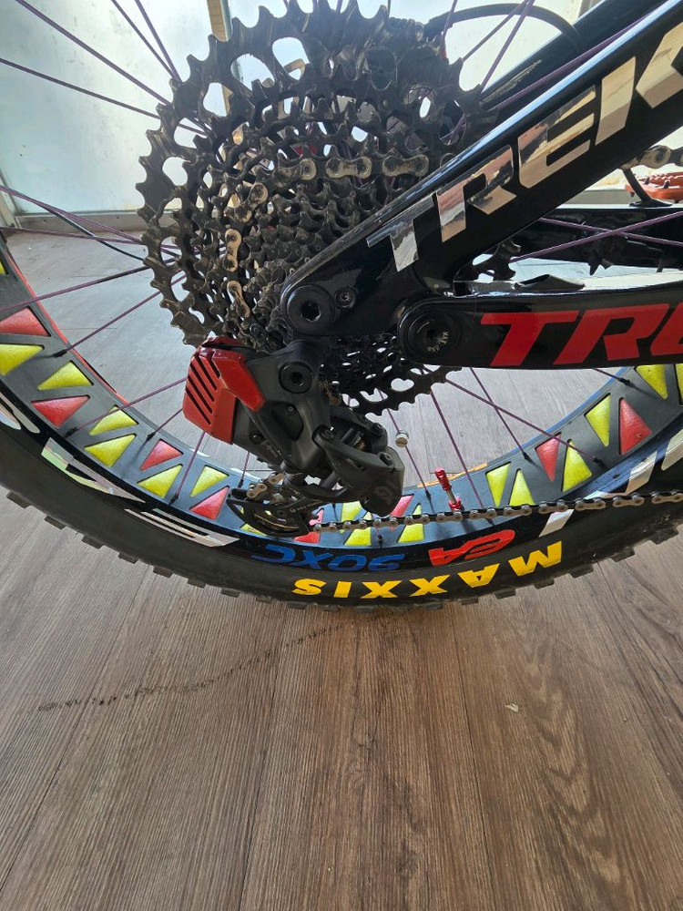 카본 전기 풀샥팻바이크 이미지