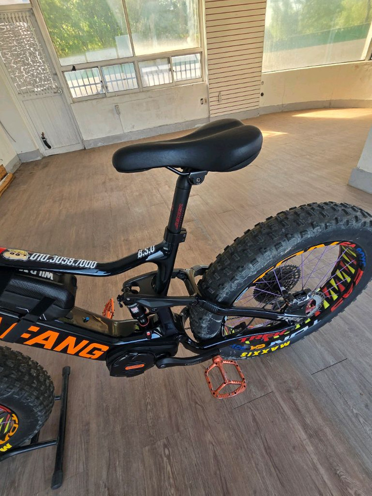 카본 전기 풀샥팻바이크 이미지