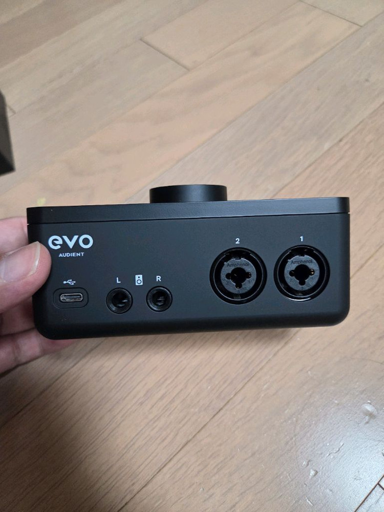오디오 인터페이스 audience evo4 이미지