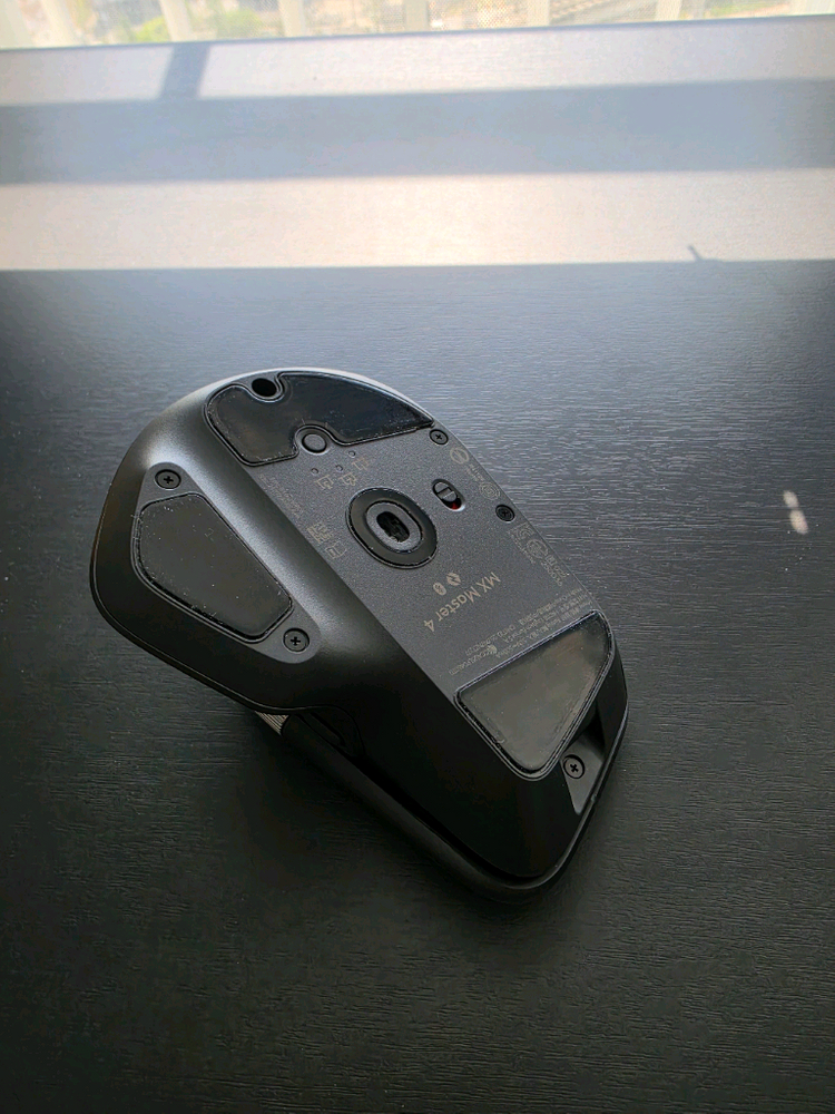 로지텍 MX MASTER 4 마우스 이미지