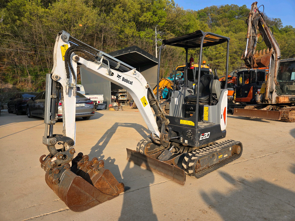 밥캣 바브캣 중고 미니굴삭기 1.8톤급 년식 좋아요 가격 저렴해요 이미지