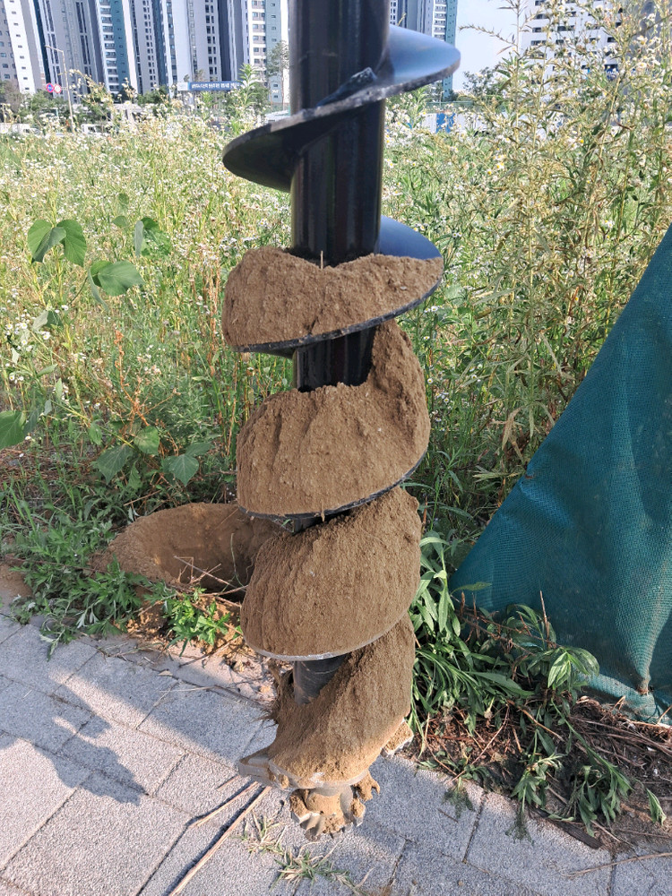 미니굴삭기 용 유압오거드릴 이미지