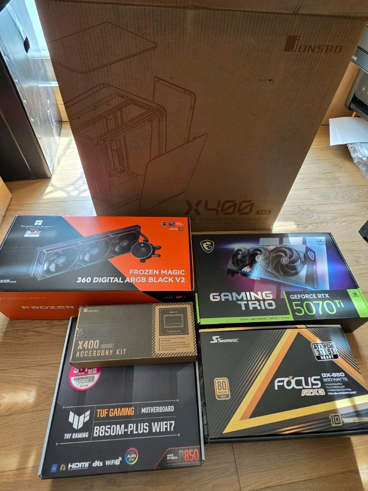 AMD 라이젠 9950x3d, rtx5070ti 등 컴퓨터 본체 판매 이미지