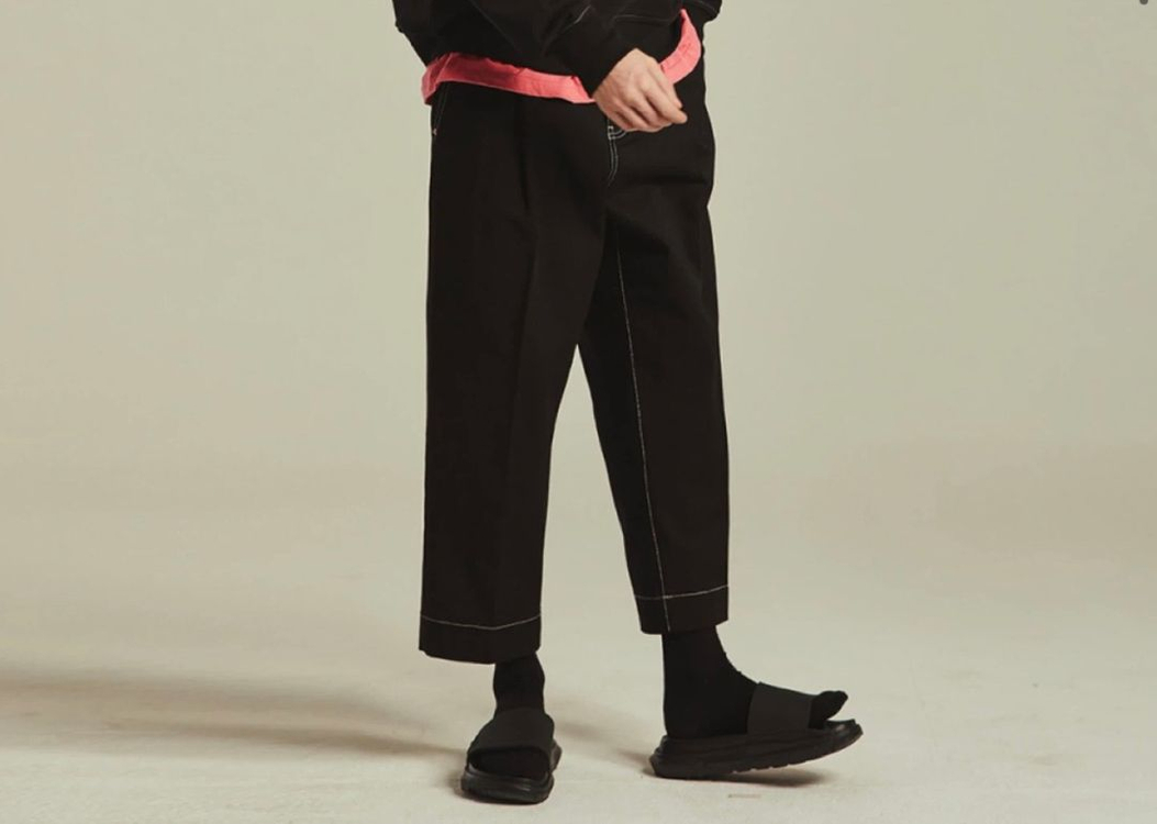 메종미네드 CROPPED TAPERED DENIM TROUSERS BLACK 29~30사이즈 이미지