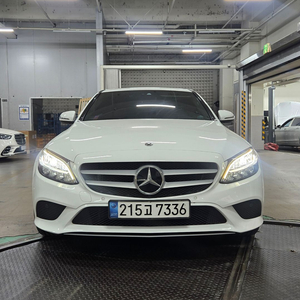 벤츠 C200 20년식 (W205) 6.1만km 화이트 판매합니다. 이미지