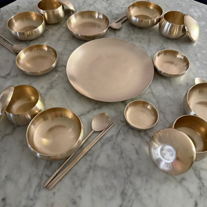 유기 그릇 대한민국 인간문화재 국가중요무형문화재 제77호 향원 김근수 4인 유기 반상기 이미지