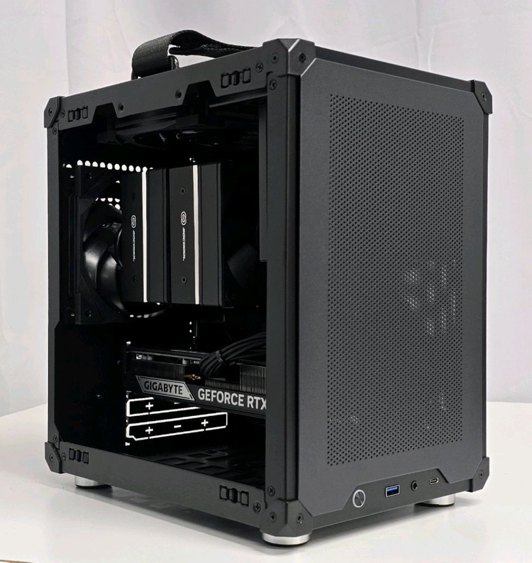 라이젠5700X + RTX5060Ti ITX 미니PC 컴퓨터 이미지