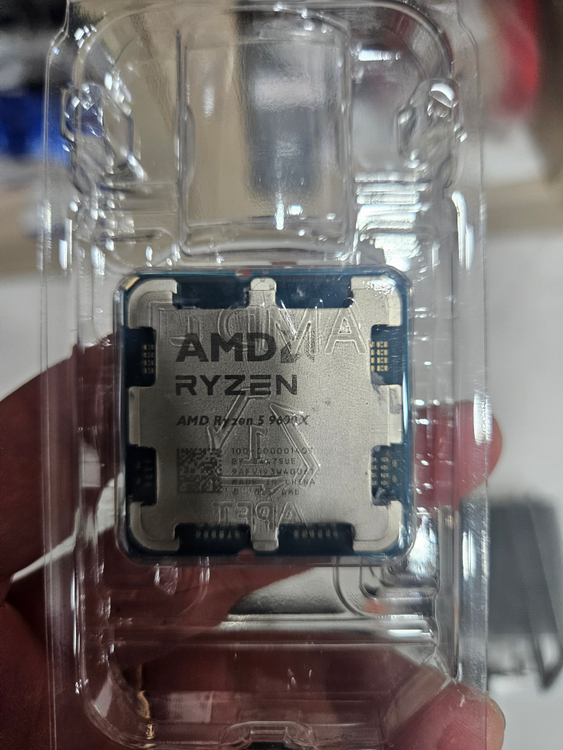 AMD CPU 9600X 와 7800X3D 팝니다 이미지