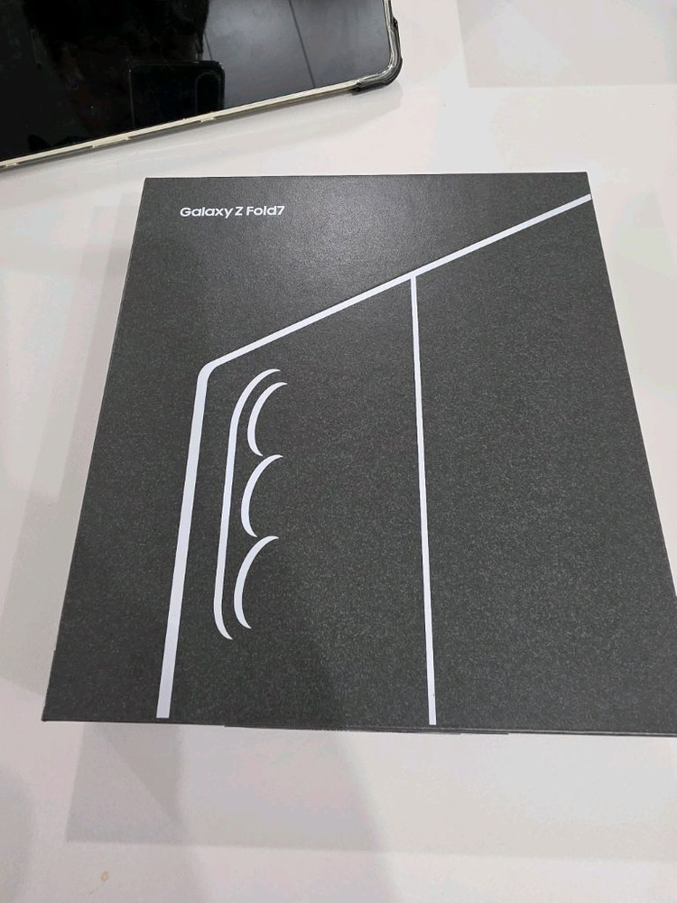 갤럭시 폴드7 512 자급제 올갈이폰 이미지