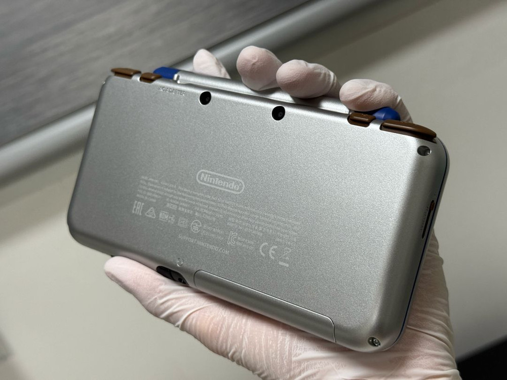 닌텐도 2DS XL 하일리아의 방패 에디션(미사용 새제품) 이미지