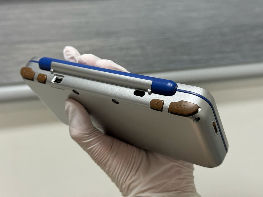 닌텐도 2DS XL 하일리아의 방패 에디션(미사용 새제품) 이미지