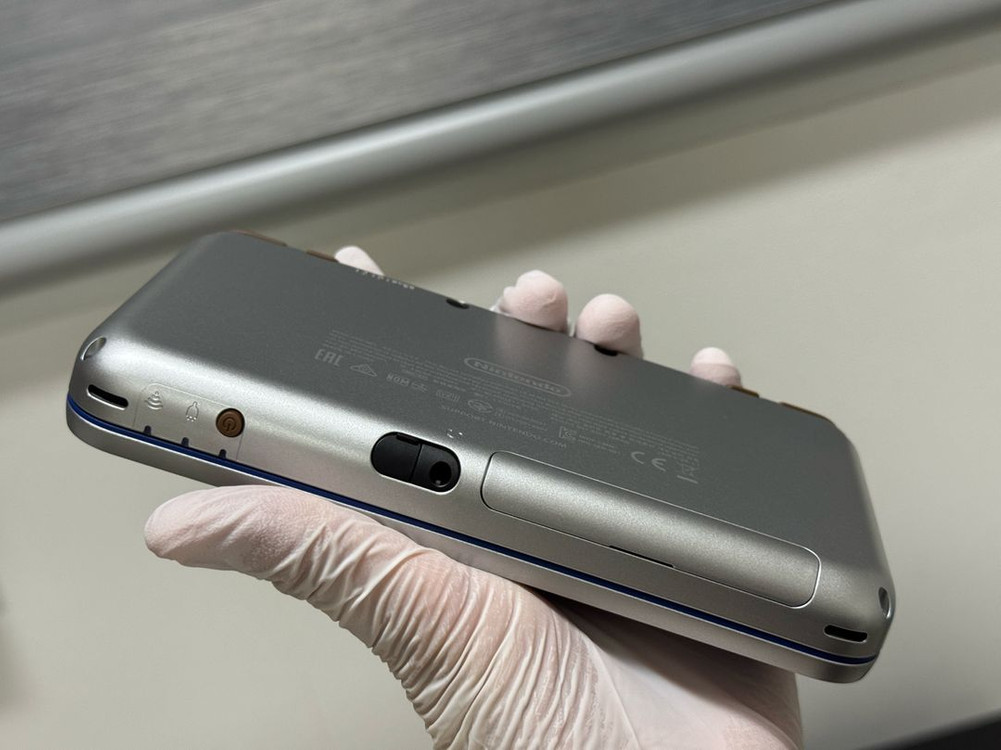 닌텐도 2DS XL 하일리아의 방패 에디션(미사용 새제품) 이미지