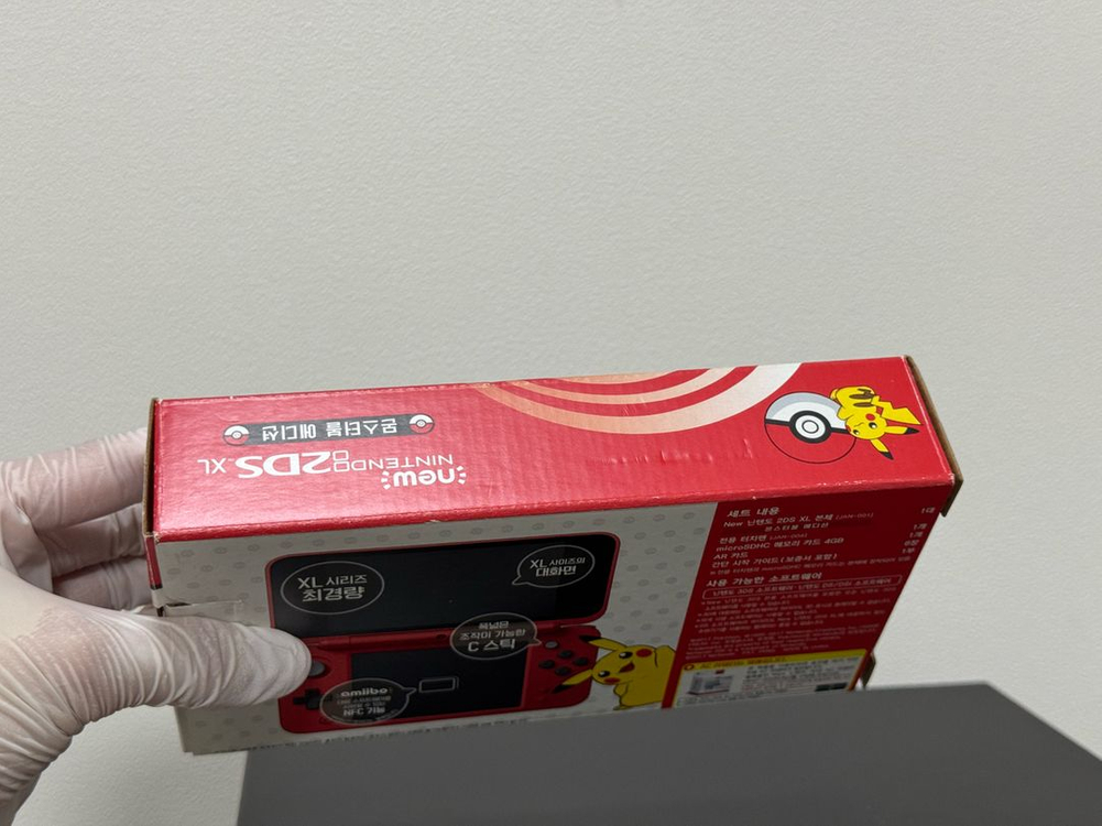 new 닌텐도 2DS XL 몬스터볼 에디션 (미사용 새제품)입니다. 이미지