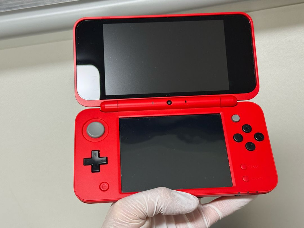 new 닌텐도 2DS XL 몬스터볼 에디션 (미사용 새제품)입니다. 이미지
