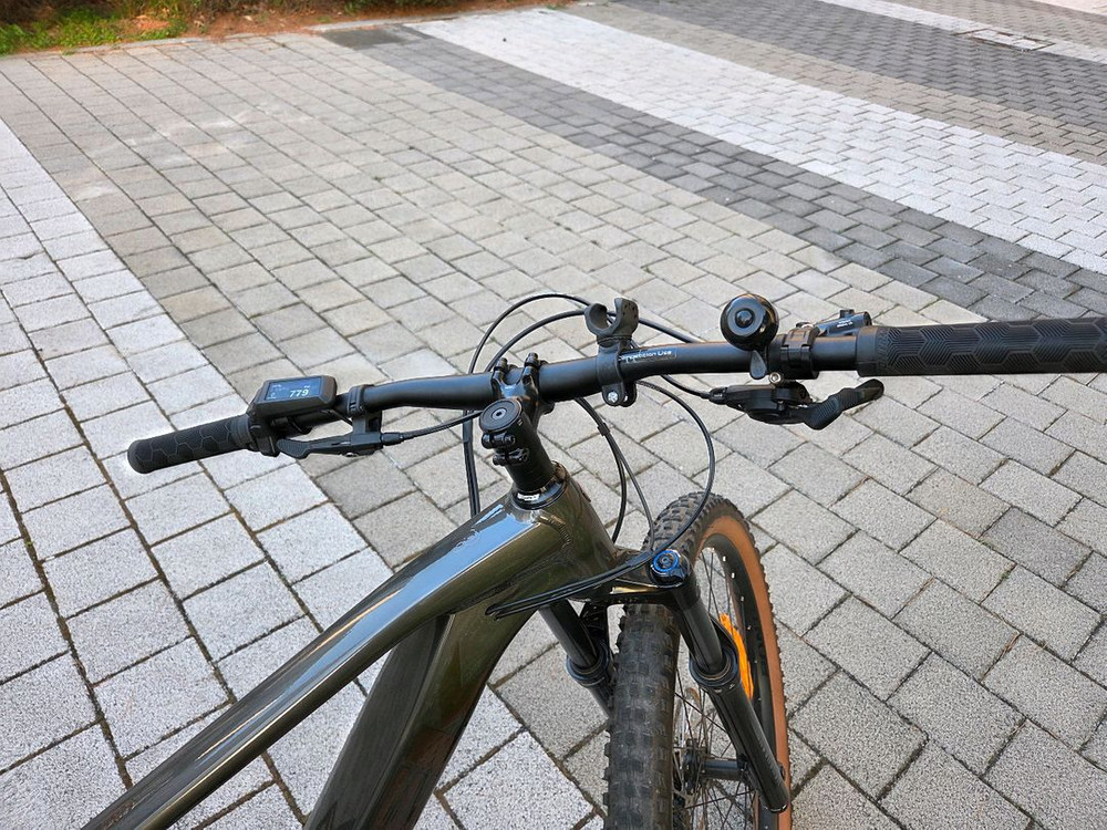 트렉 마린플러스 8 MTB 전기자전거 이미지