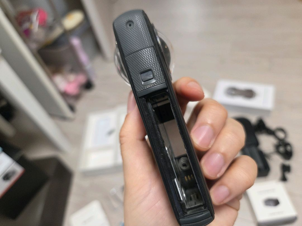 인스타360 ONE X2 풀박스 구성품 이미지