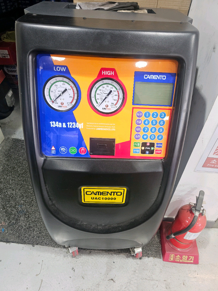 에어컨가스 냉매충전기 uac-10000 r-134a r1234yf 신형 냉매 신냉매 가능 이미지
