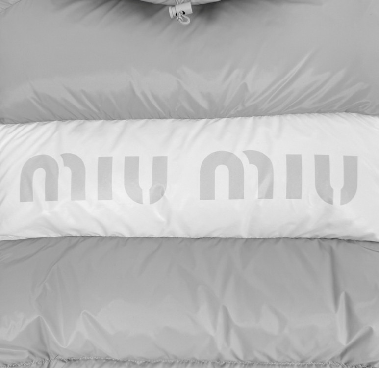 [40] 미우미우 여성 백로고 푸퍼 후드 나일론 다운 패딩 자켓 그레이 이미지