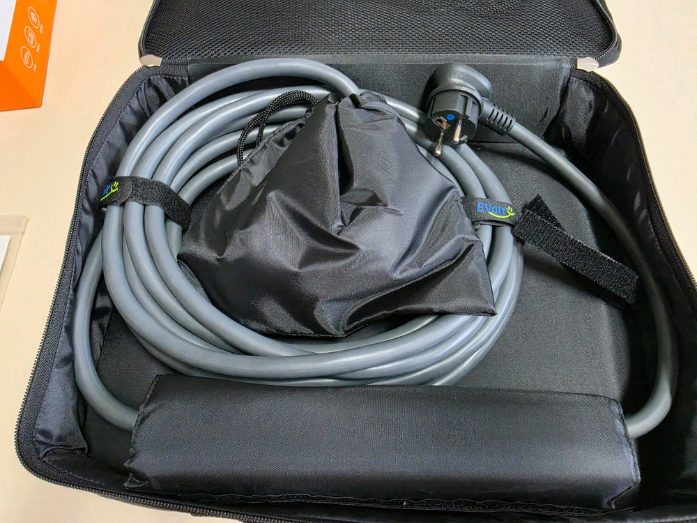 이볼트 이동형 전기차 충전기 가방세트 새상품 판매합니다. 이미지