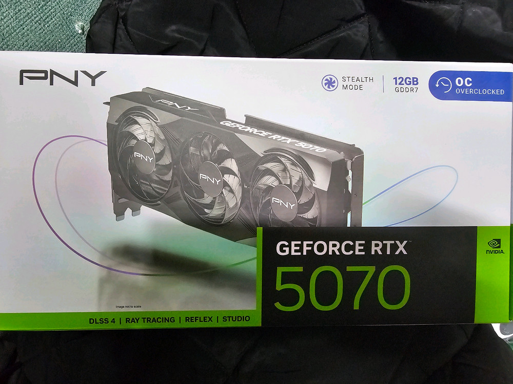 pny RTX 5070 그래픽카드 이미지