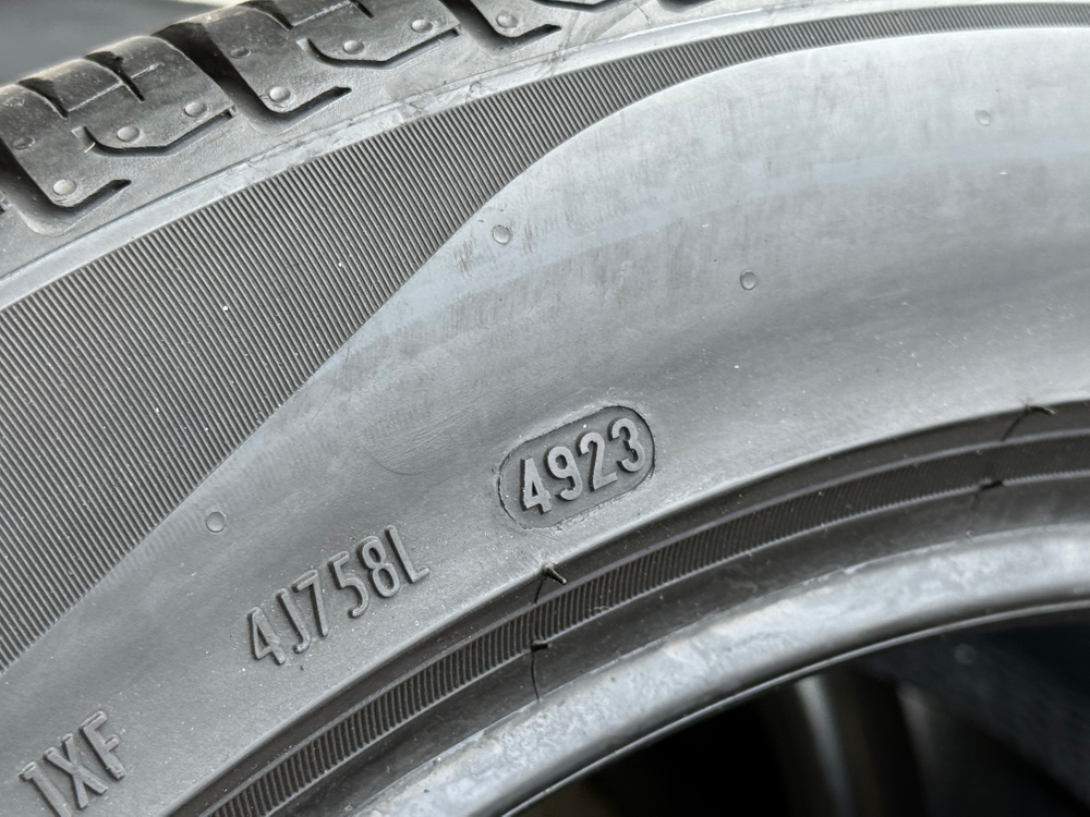 2454518 피렐리타이어 P8 중고타이어 245 45 18 피렐리 이미지