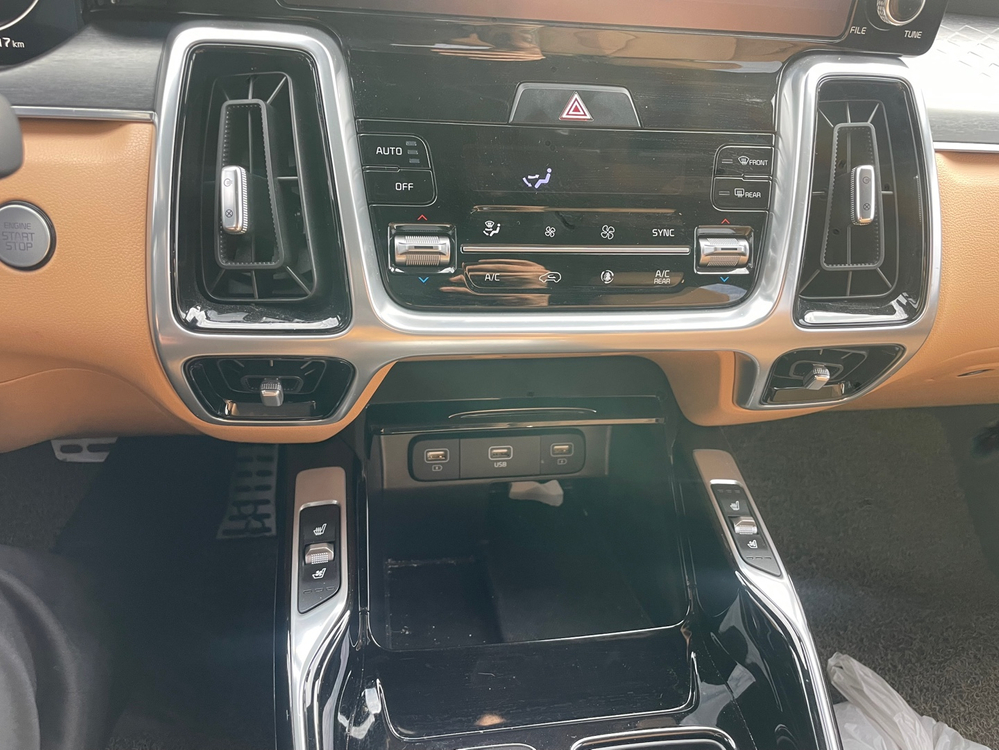 쏘렌토 4세대 디젤 2.2 4WD 시그니처 중고차 22년08월 23년형 37820km 완전무사고 베이지시트 이미지