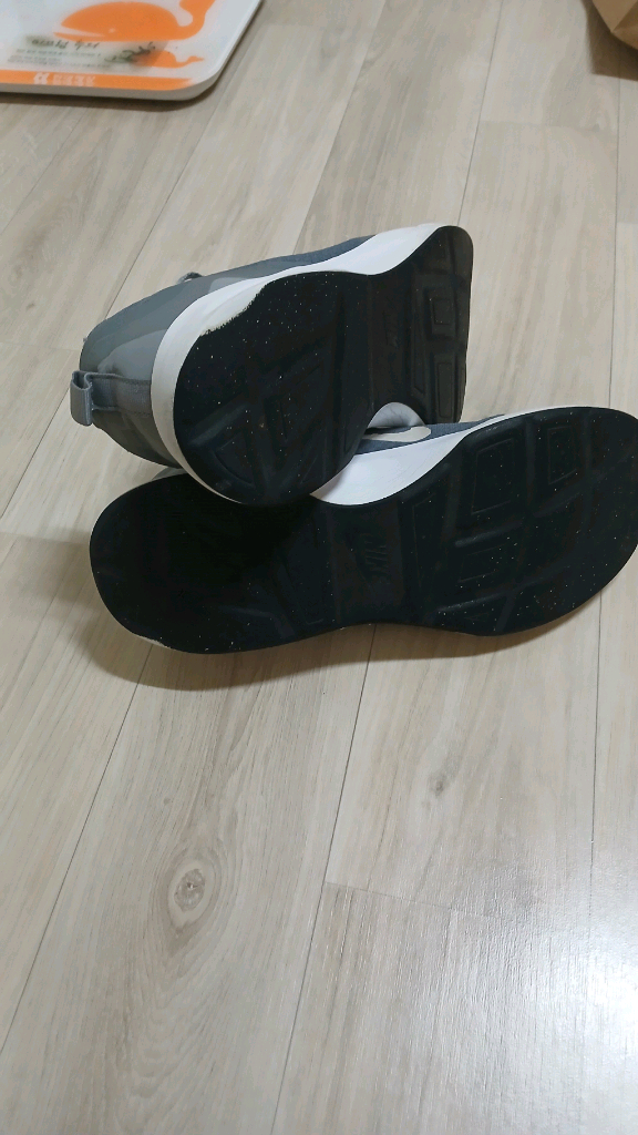 남성신발 나이키 운동화 이미지