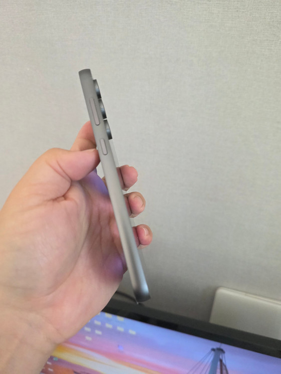 갤럭시 S23FE 블랙 256기가 액정새상품 팔아요~ 이미지