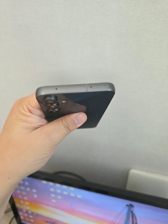 갤럭시 S23FE 블랙 256기가 액정새상품 팔아요~ 이미지