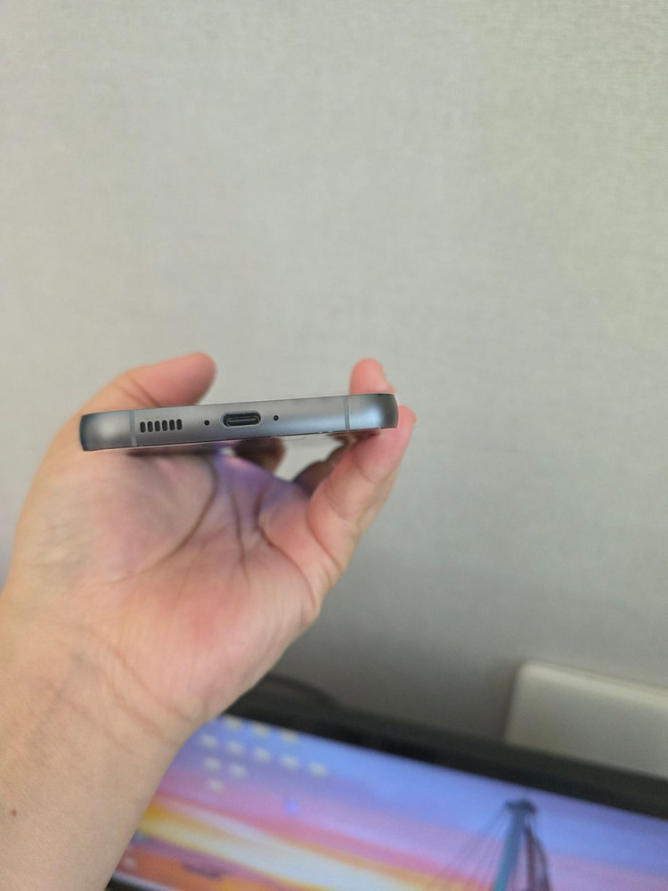 갤럭시 S23FE 블랙 256기가 액정새상품 팔아요~ 이미지