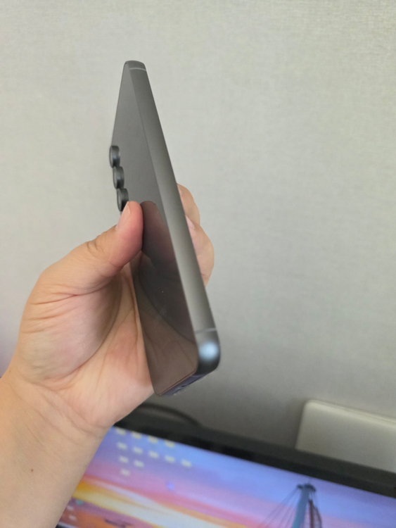 갤럭시 S23FE 블랙 256기가 액정새상품 팔아요~ 이미지