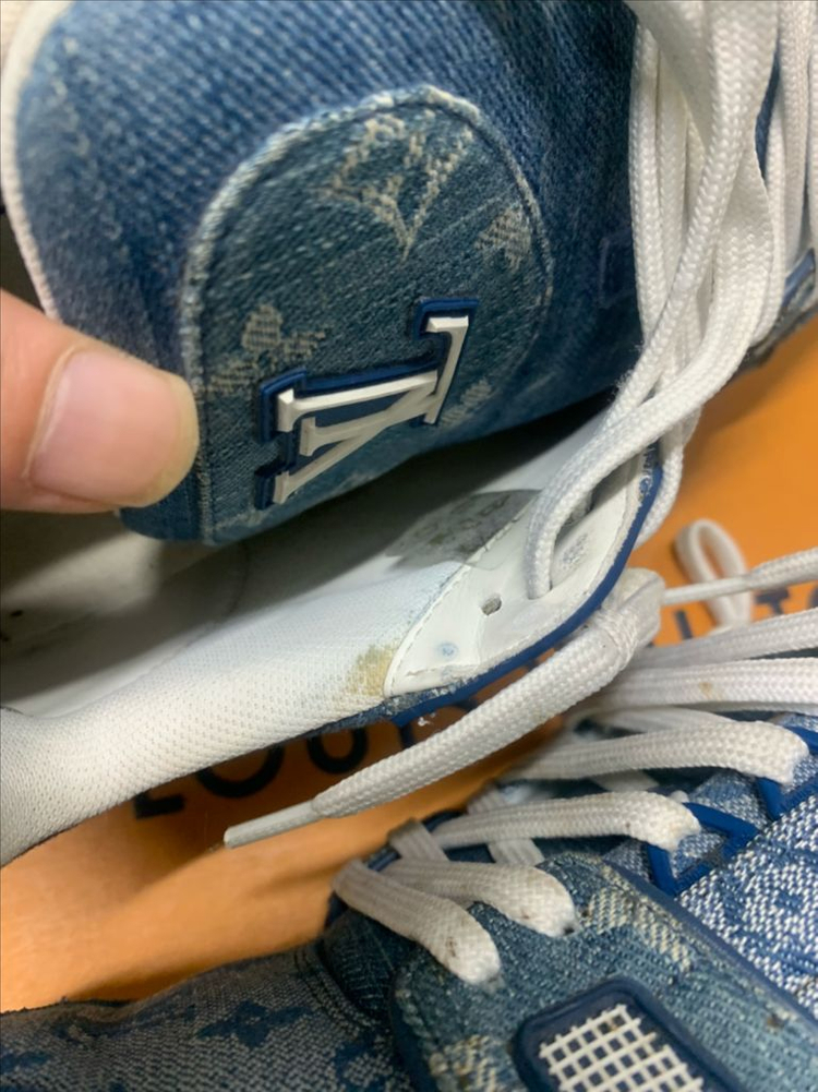 루이비통 데님 모노그램 스니커즈 260 이미지