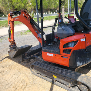 구보다U17 미니굴삭기 판매 이미지