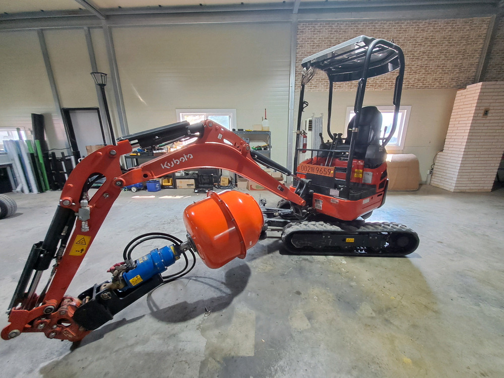 구보다U17 미니굴삭기 판매 이미지