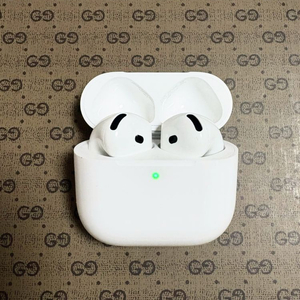 에어팟 4세대 애플 무선이어폰 이미지