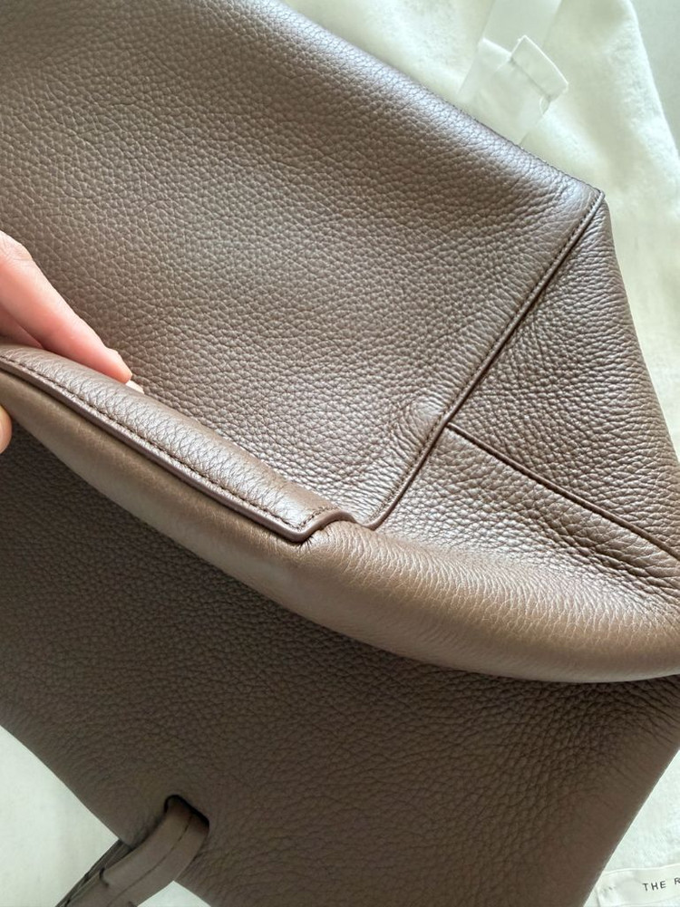 The row 더로우 파크 토트 쓰리백 이미지