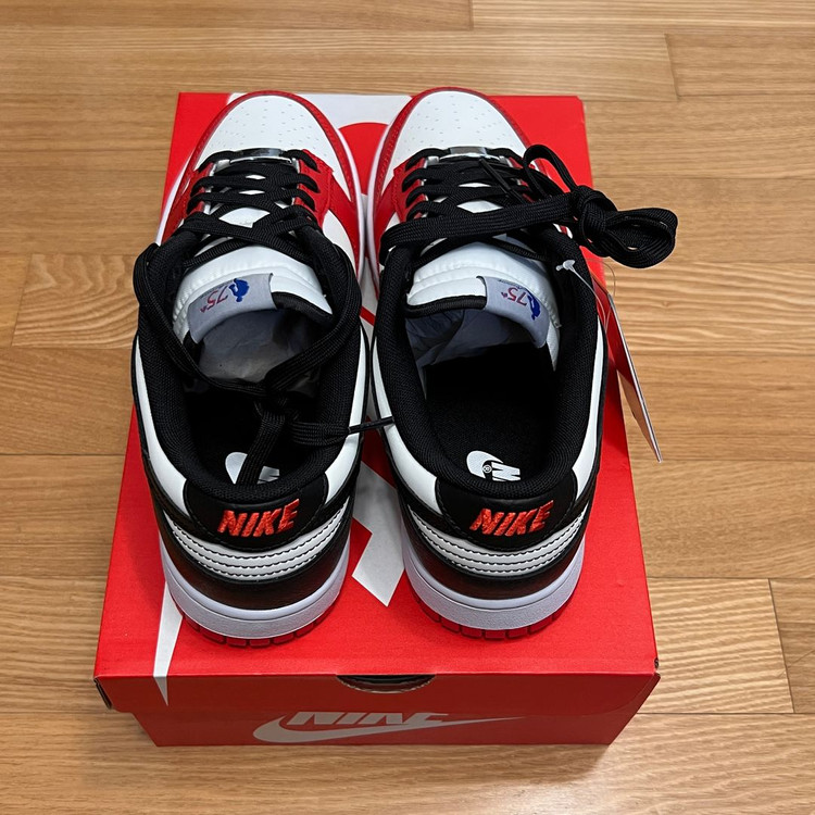 나이키 NBA 덩크 로우 레트로 EMB 시카고 275 새제품 DD3363-100 NIKE 스니커즈 운동화 이미지