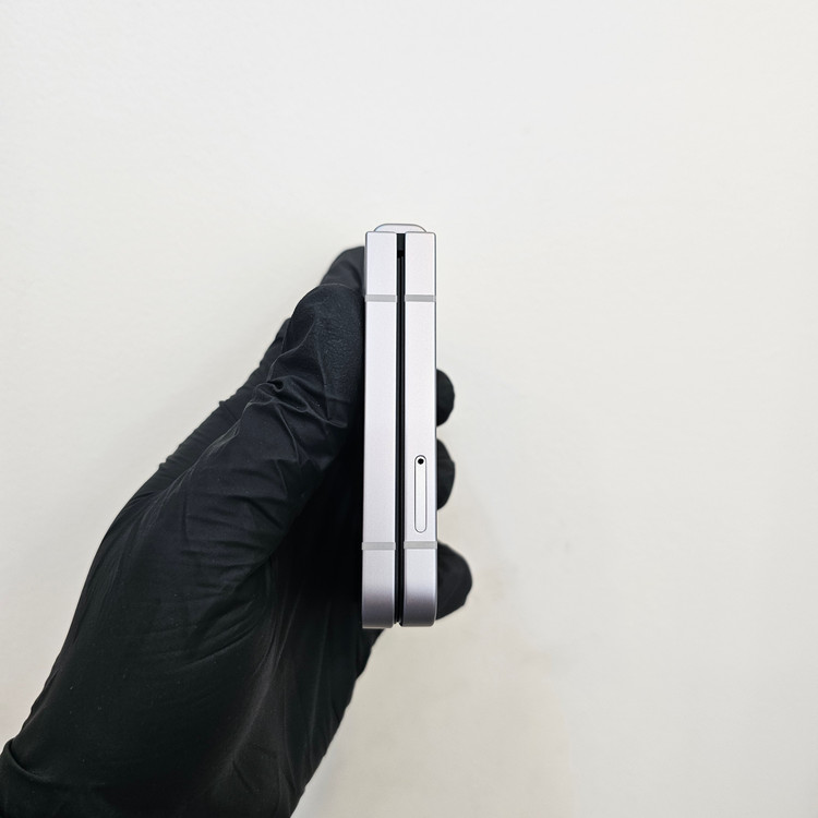 갤럭시Z플립6 256기가 실버 (무잔) / 0420 이미지