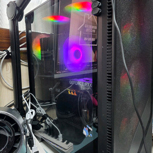 7800x3d, 5070 본체 + 주변기기 이미지