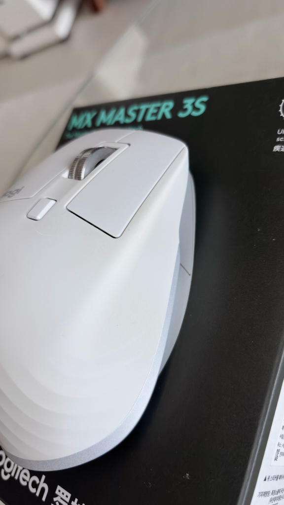 로지텍 mx master 3 화이트 이미지