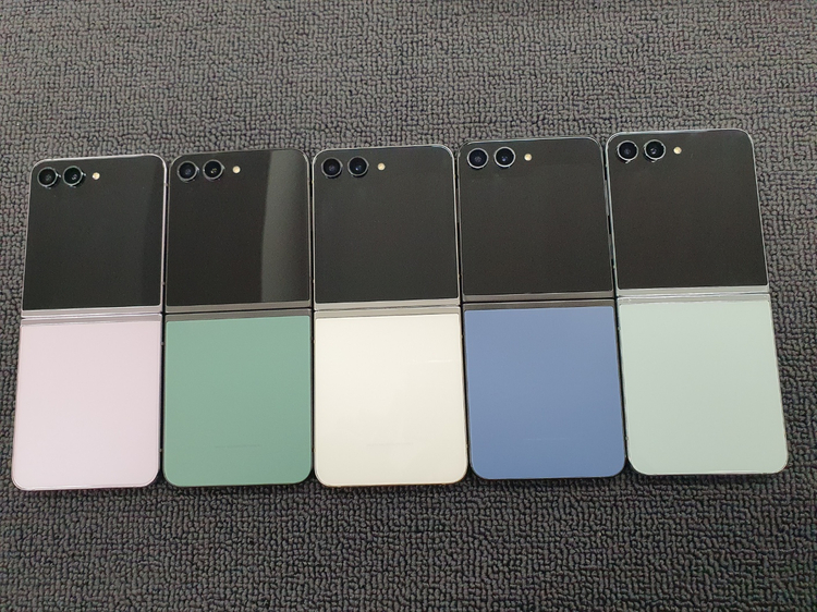 S급 판매 갤럭시Z플립5 색상 공기계 F731 중고폰 할인가능 이미지