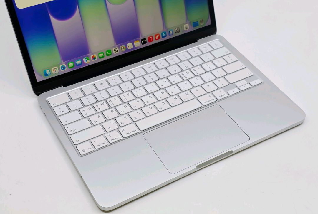 APPLE 맥북 네오 2026 A18 Pro 256GB /실버 새상품급 이미지