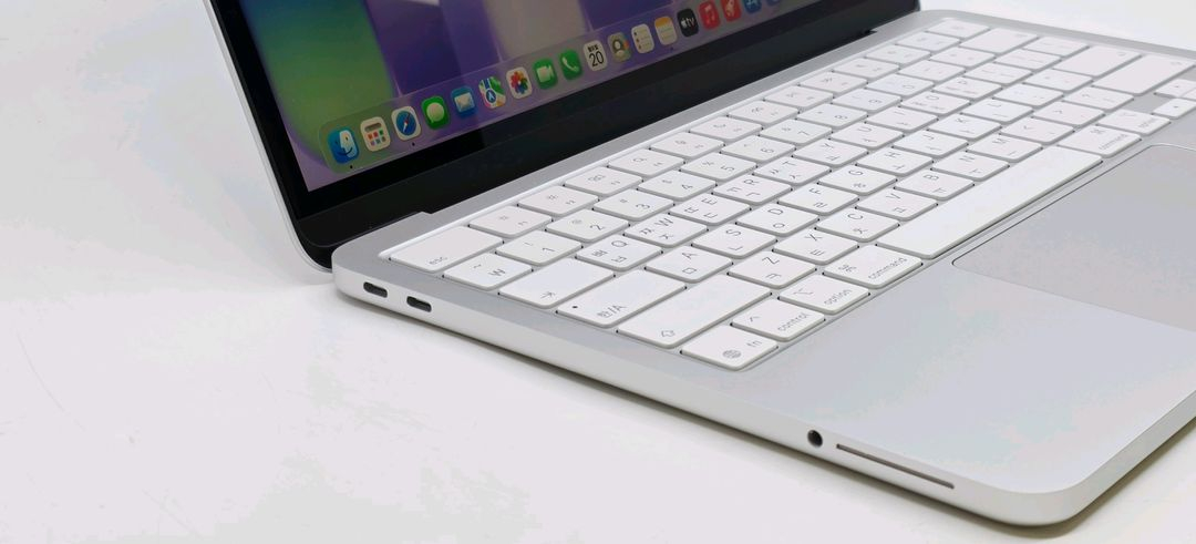 APPLE 맥북 네오 2026 A18 Pro 256GB /실버 새상품급 이미지