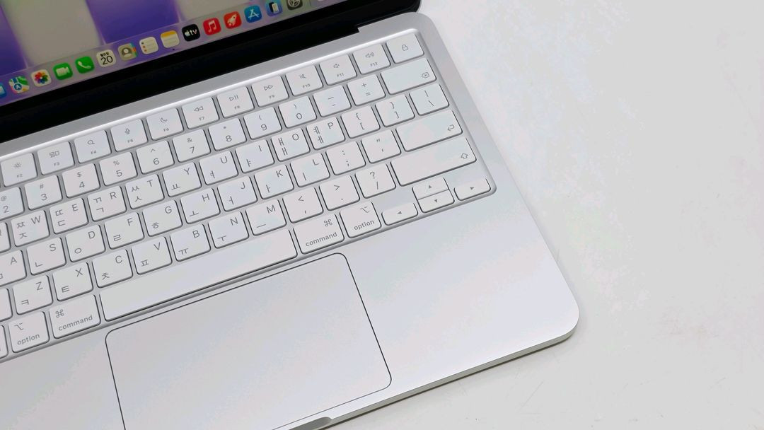 APPLE 맥북 네오 2026 A18 Pro 256GB /실버 새상품급 이미지